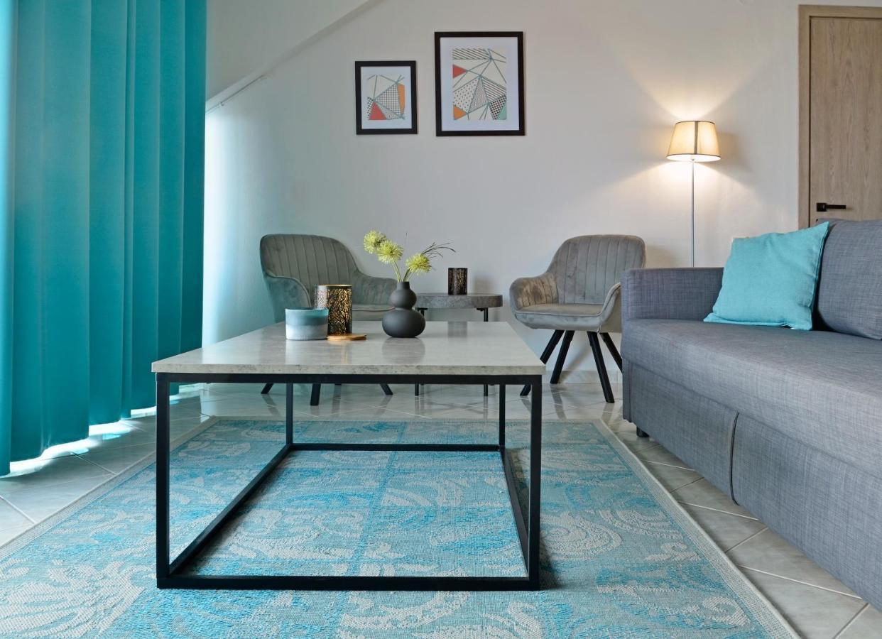 Joya Ofrynio Stylish Suites Ofrínion Eksteriør billede
