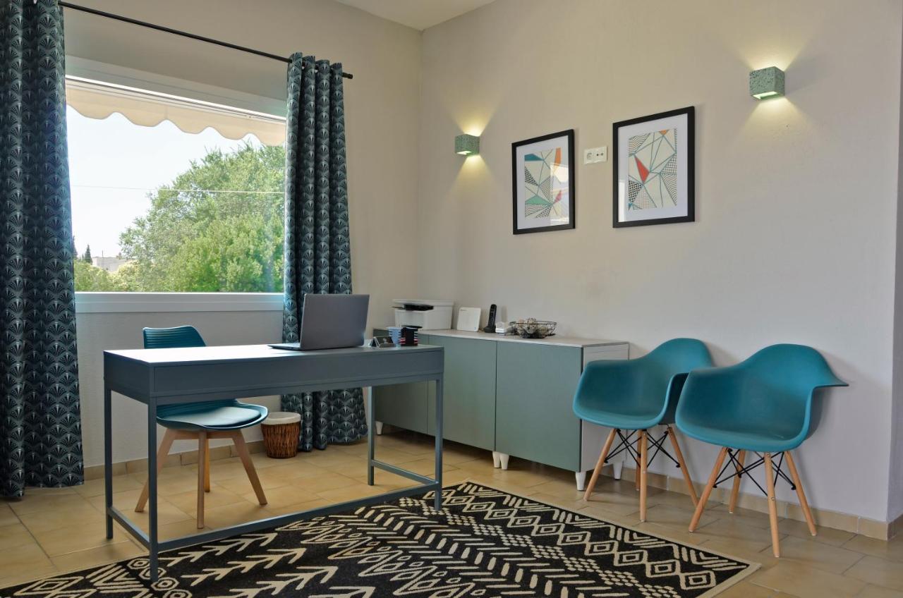 Joya Ofrynio Stylish Suites Ofrínion Eksteriør billede