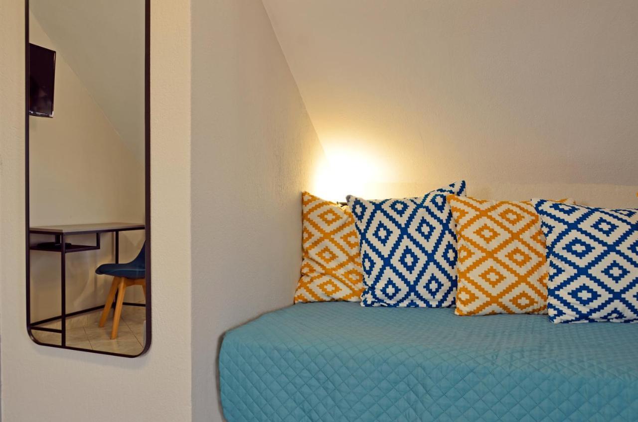 Joya Ofrynio Stylish Suites Ofrínion Eksteriør billede
